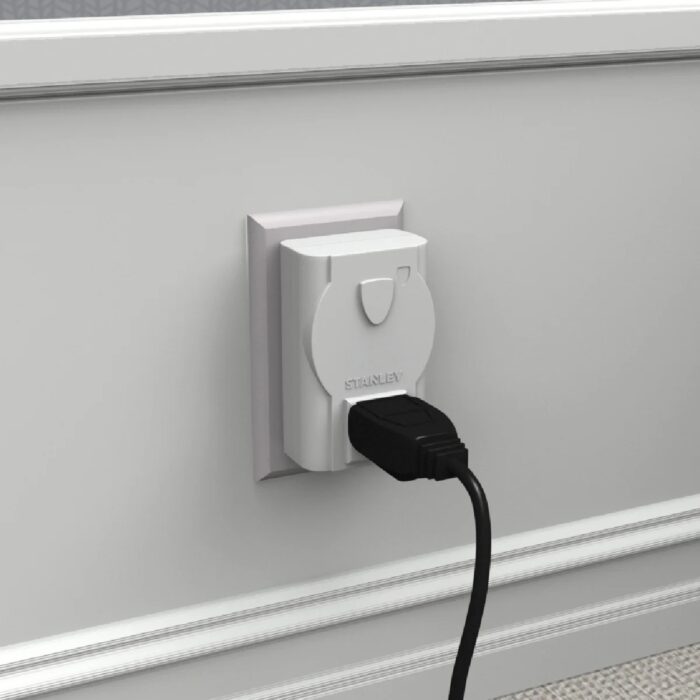 Indoor Wireless Remote System 3 Outlet Close Up