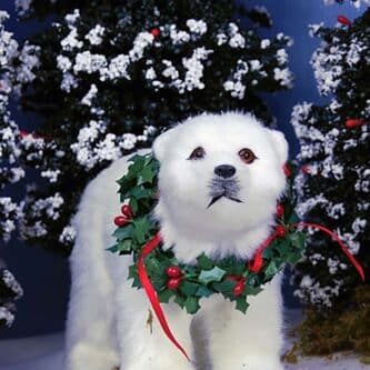 Wreath Polar Bear Byers' Choice Ltd Front