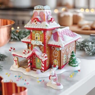 The Delicious Smell Of Baking North Pole Village D56