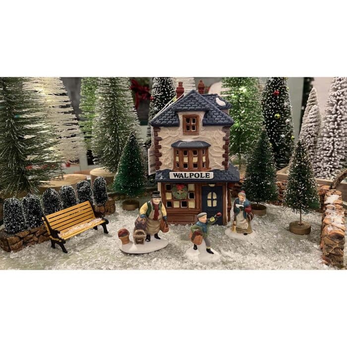 Dickens Village Starter Set Vintage D56 Pre owned