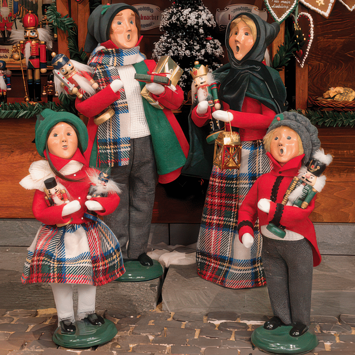 Nutcracker Family Byers Choice Ltd